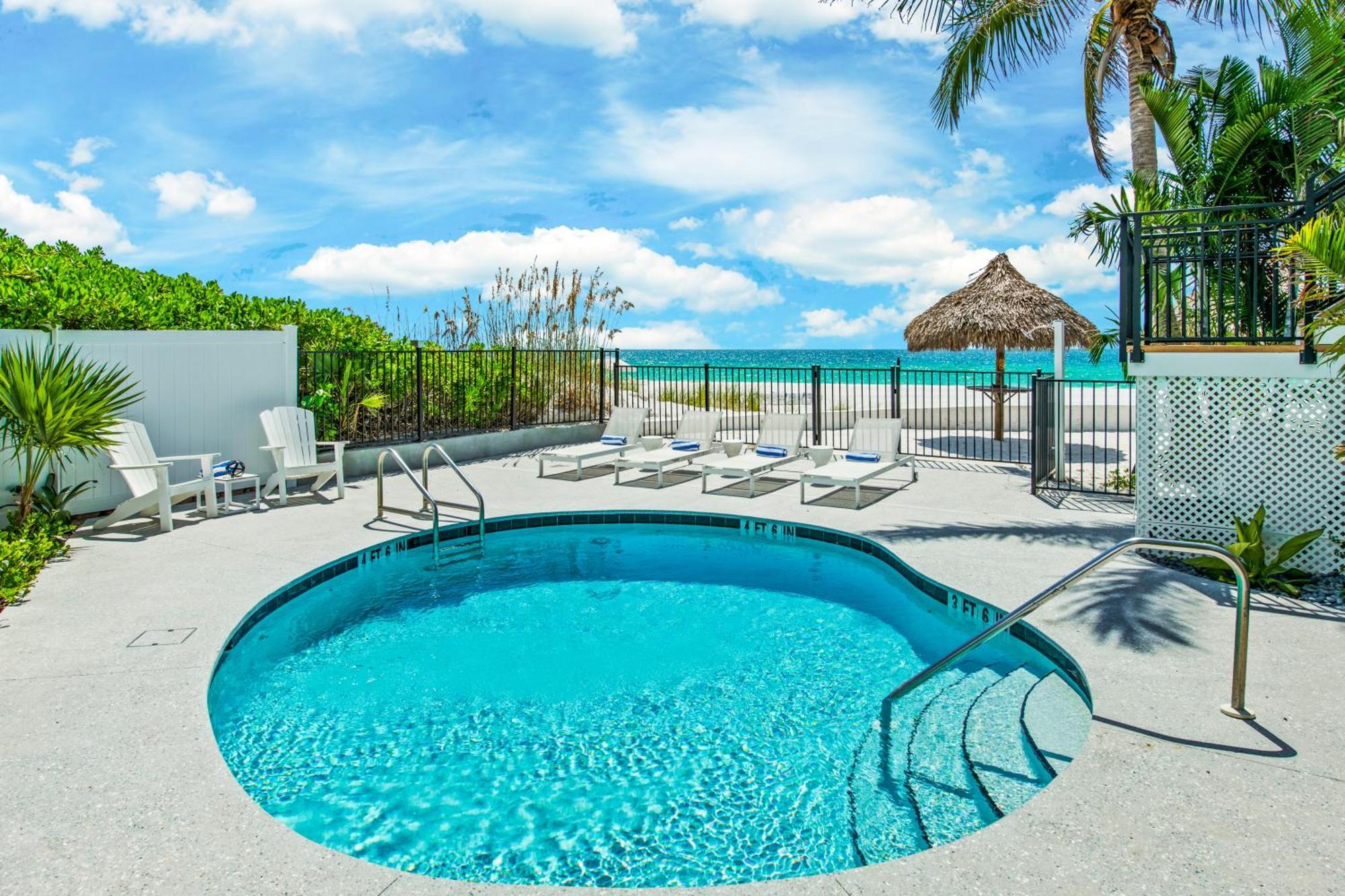 Apartahotel Seabreeze At Anna Maria Island 2*