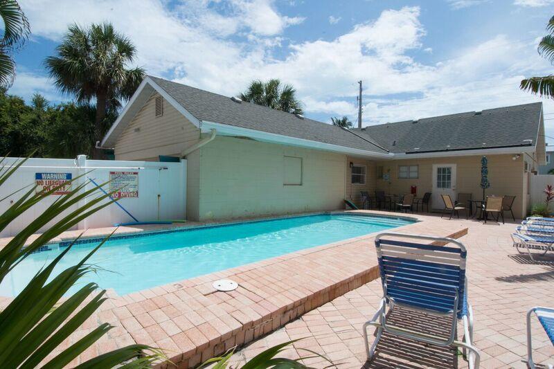 Seabreeze At Anna Maria Island Aparthotel 2*
